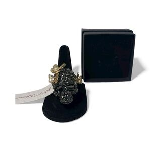 Betsey Johnson Gray Skull Ring with Gold Butterfly Size 7.5 **